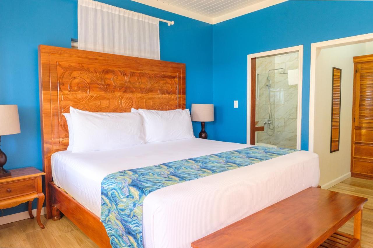 The Westender Inn Негрил Номер фото