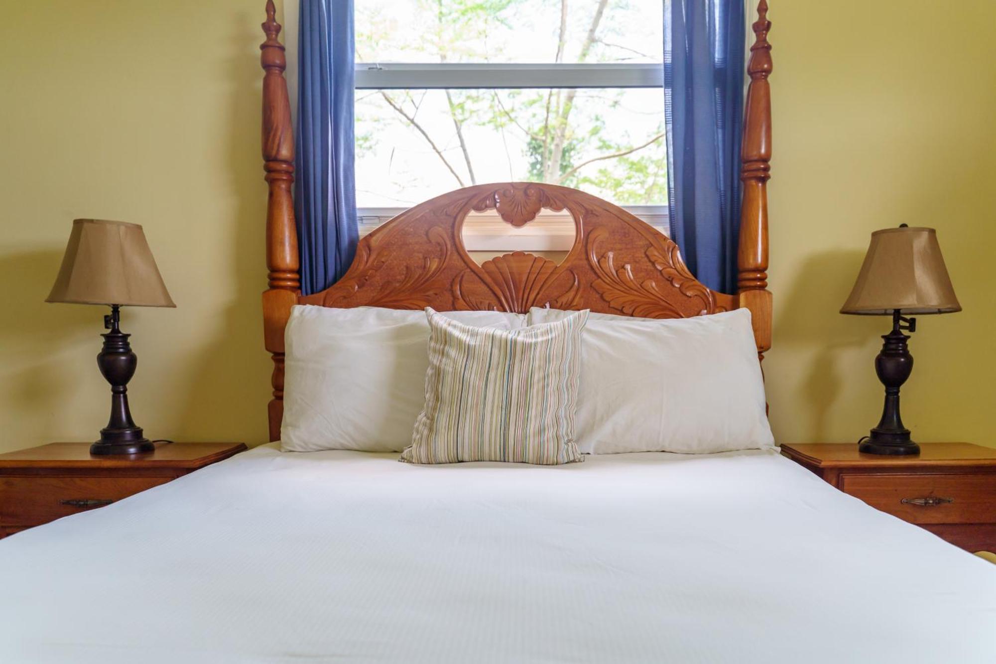 The Westender Inn Негрил Номер фото