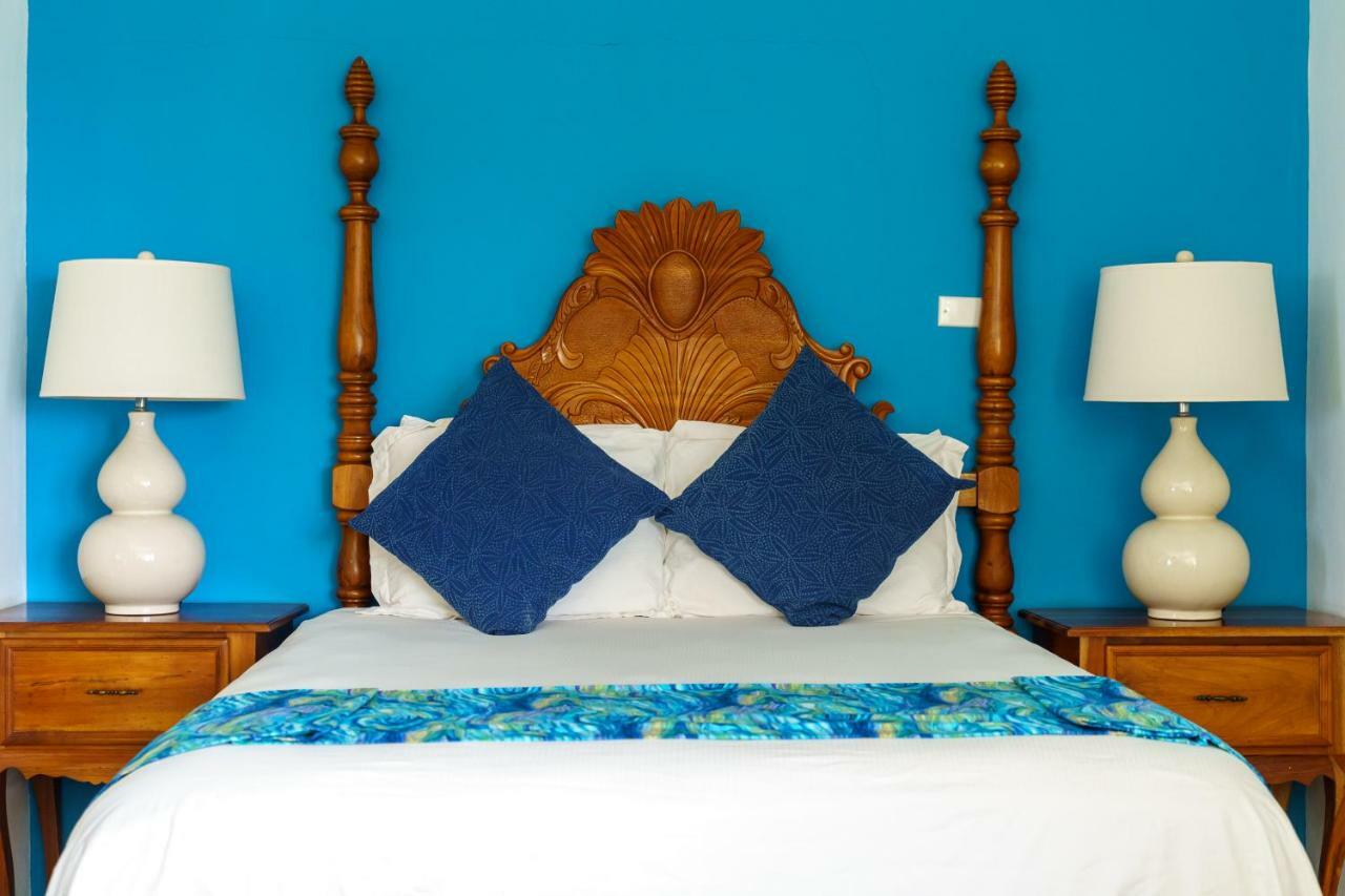 The Westender Inn Негрил Экстерьер фото